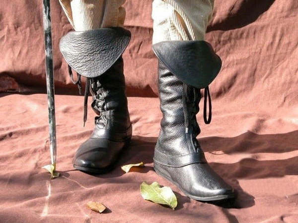 Bottes médiévales victoriennes - Men'S Shoes Louis Vuitton avis et prix